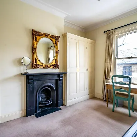 7 St John's Crescent *