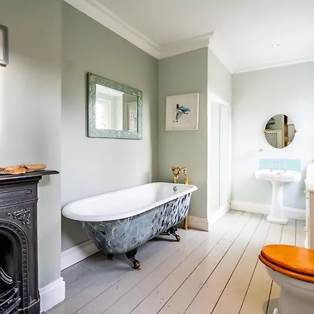 7 St John's Crescent