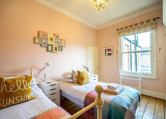 7 St John's Crescent